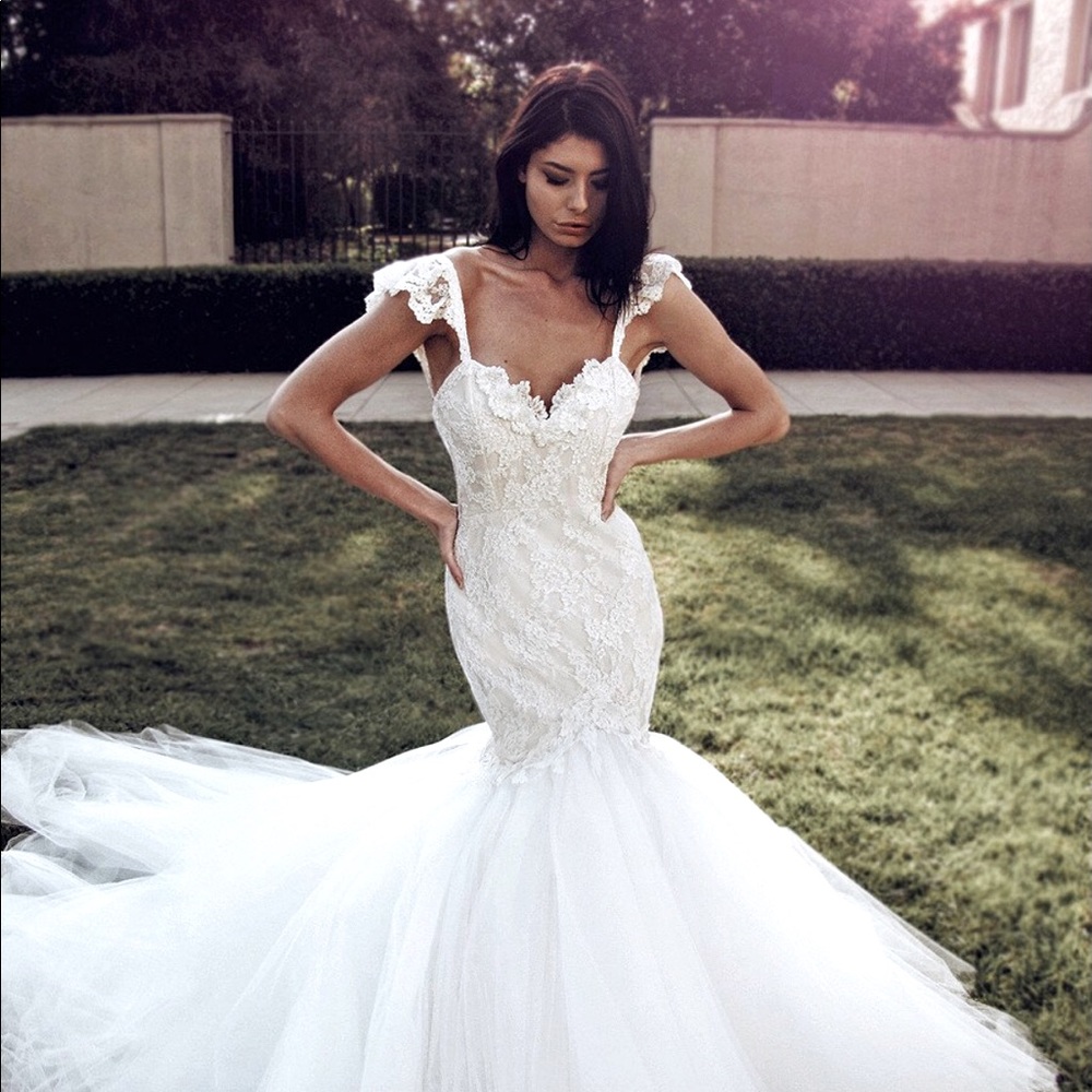 New, never worn Lauren Elaine Calais dress.